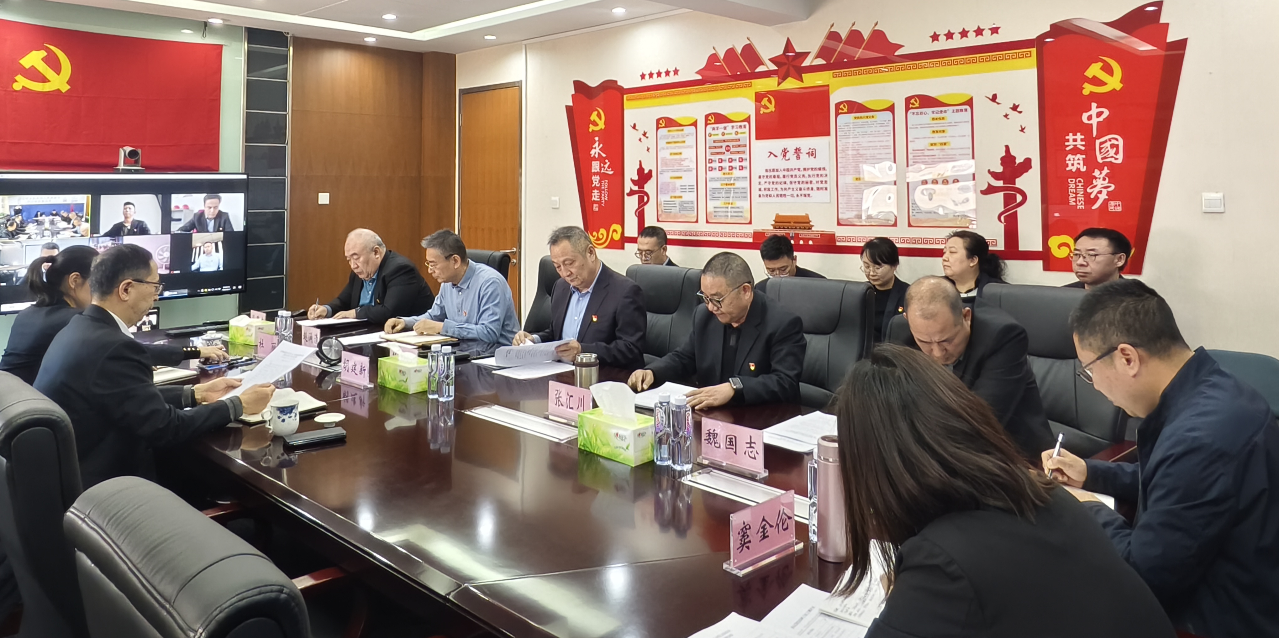 胡建新指导华北建设分公司党支部2024年度组织生活会